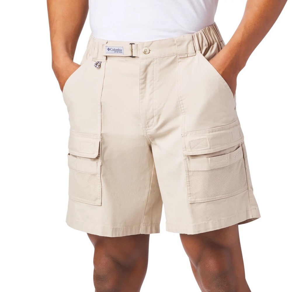 Used Columbia Mens PFG Half Moon Shorts. Size M, 6L. Color Fossil